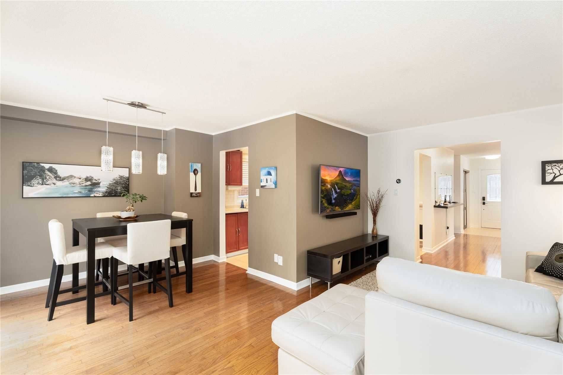 Oakville, ON L6H 5L4,1147 Avondale DR