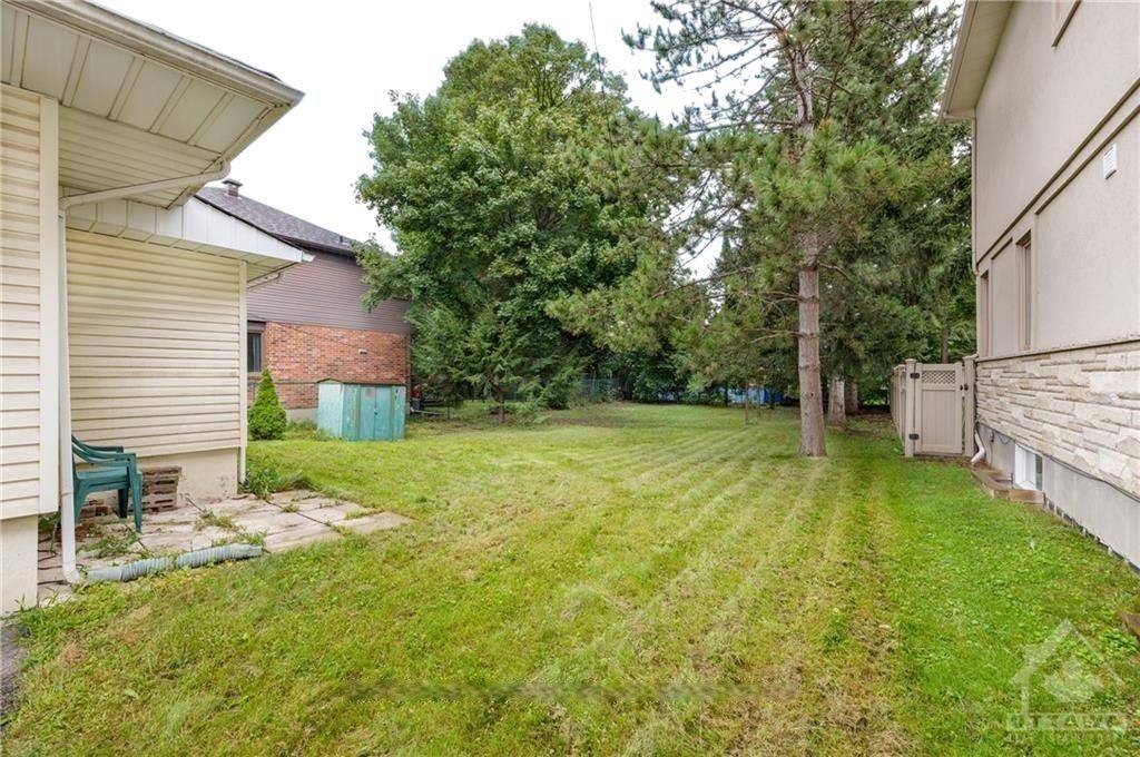 Mckellar Heights - Glabar Park And Area, ON K2A 2V8,827 Riddell AVE N