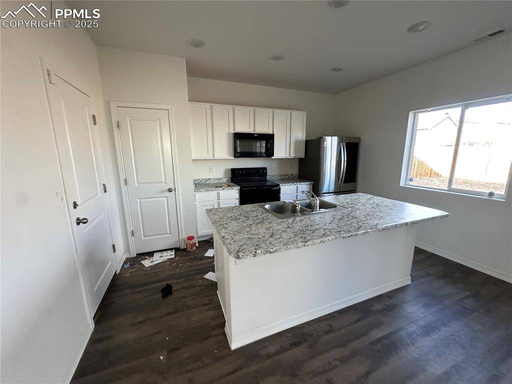 Colorado Springs, CO 80925,6039 Yamhill DR