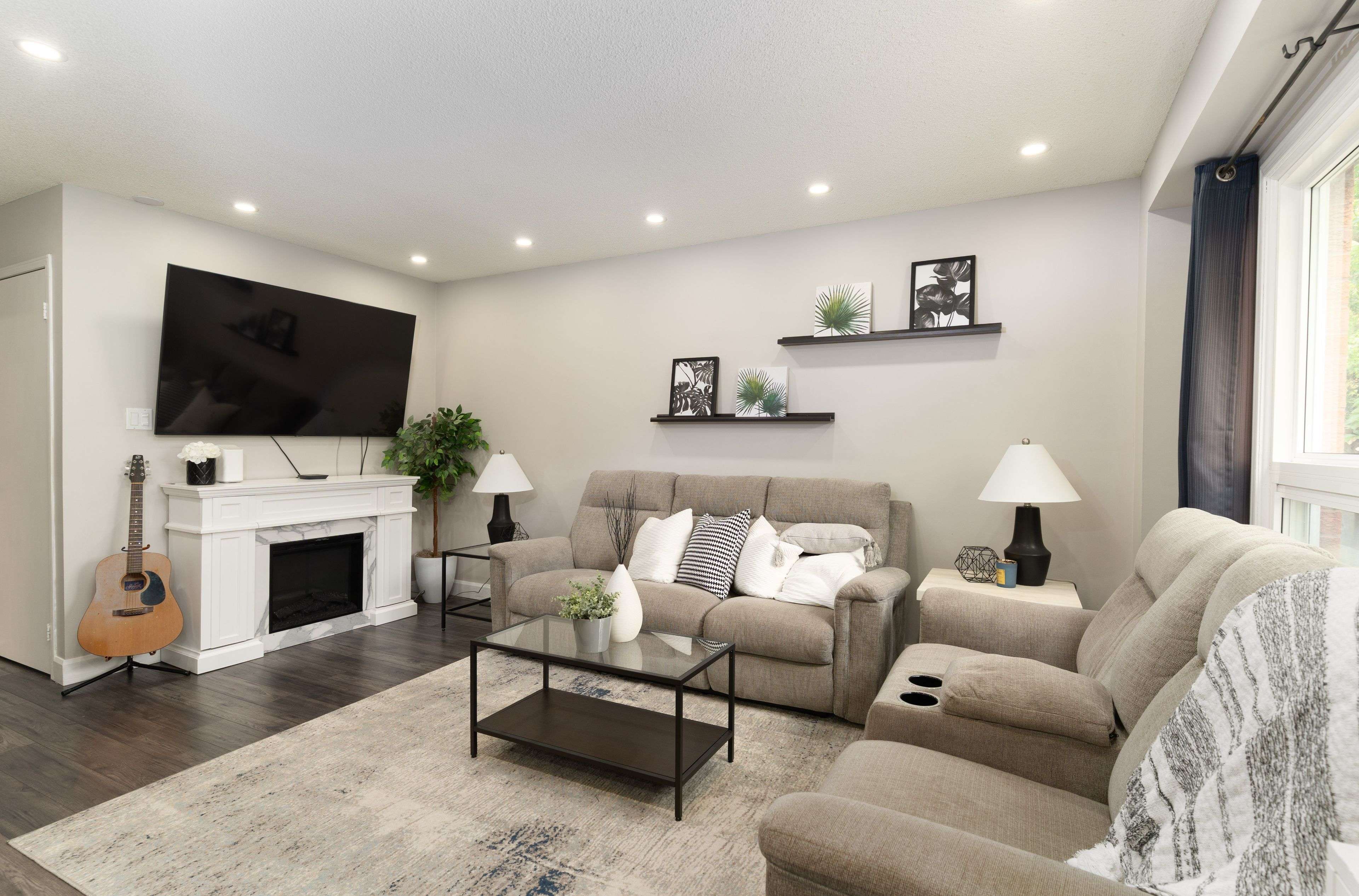 Whitby, ON L1N 8Z6,10 HOUGHTON CT