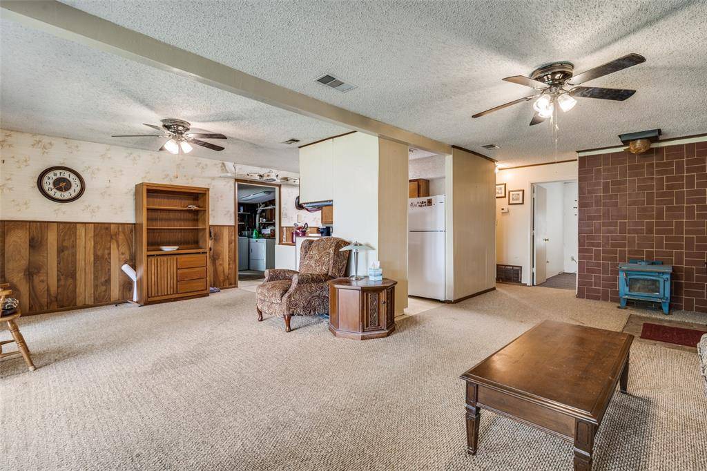 Quinlan, TX 75474,512 Gary Street