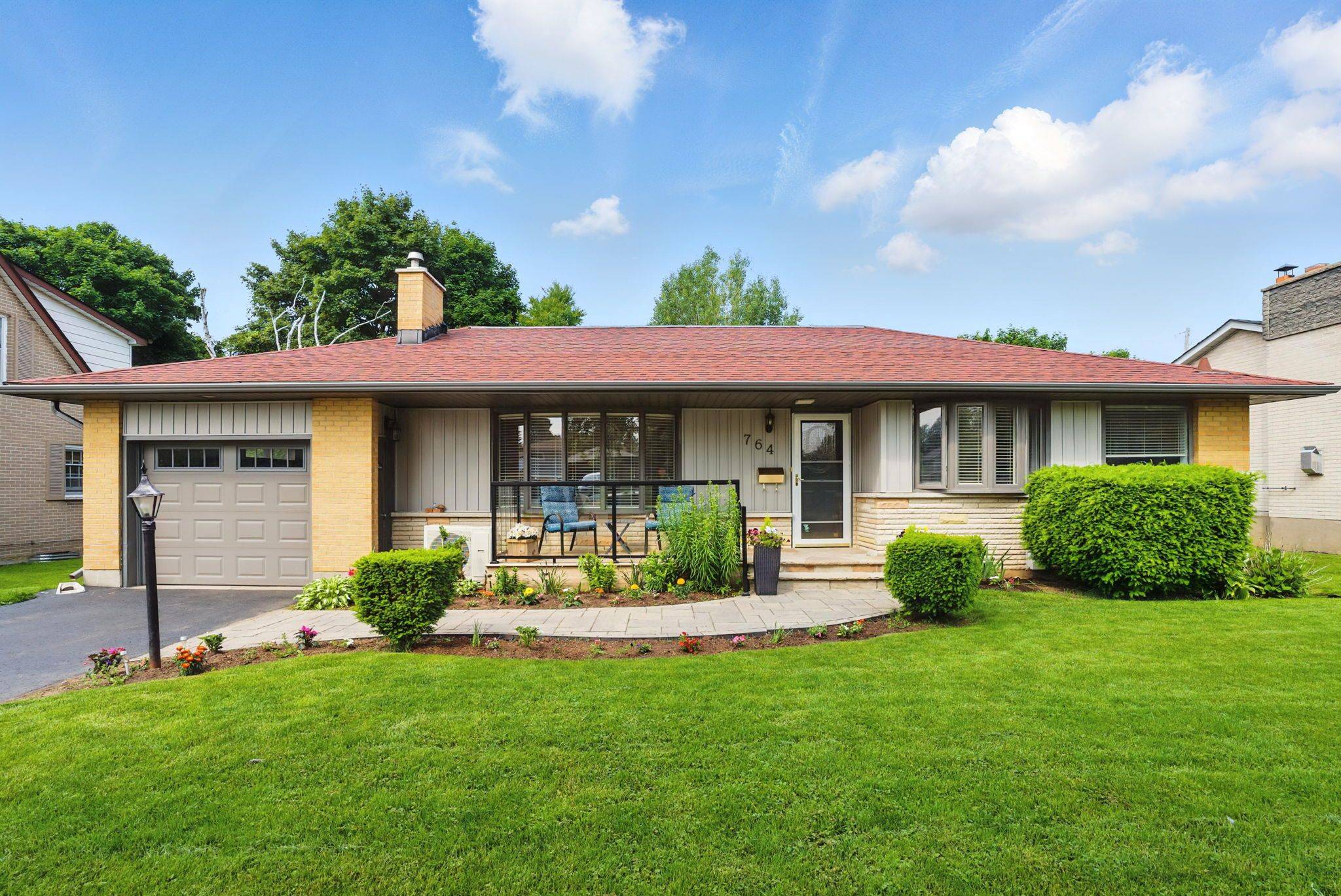 Oshawa, ON L1J 5B7,764 Westdale ST