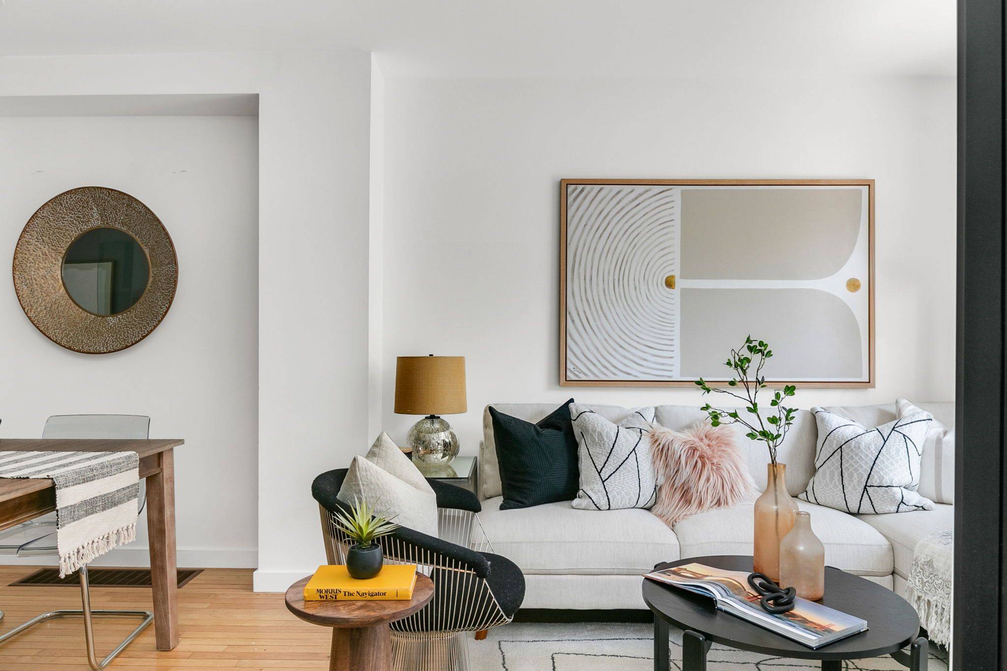 Toronto E01, ON M4L 3Z3,9 Agnes LN