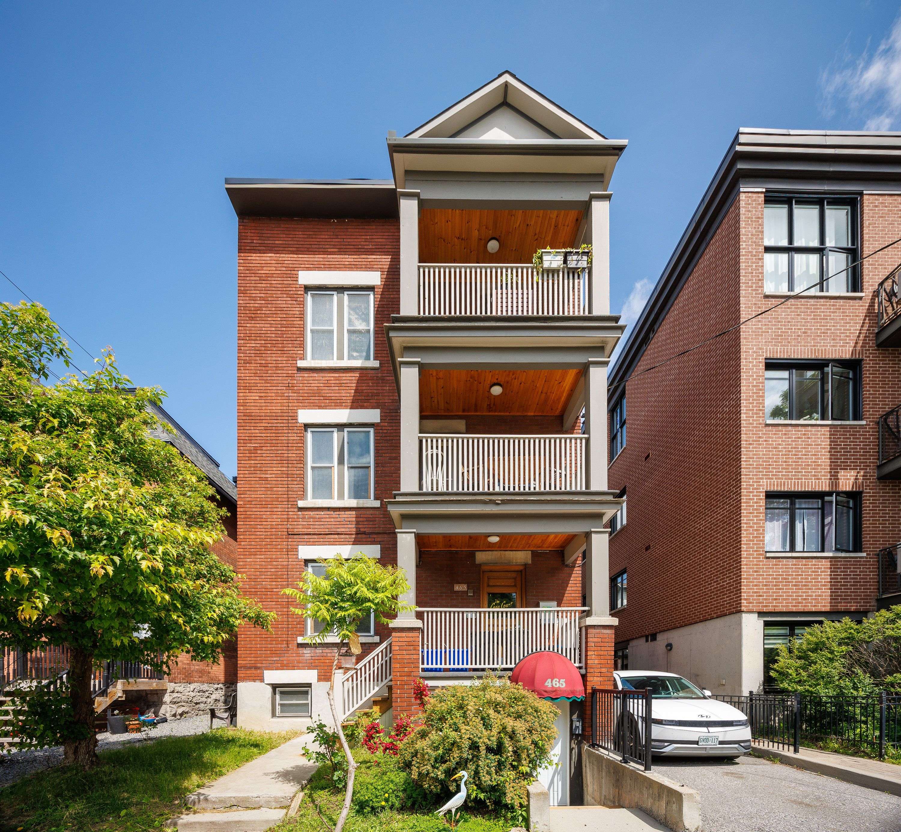 Ottawa Centre, ON K1R 5P5,465 Mcleod ST