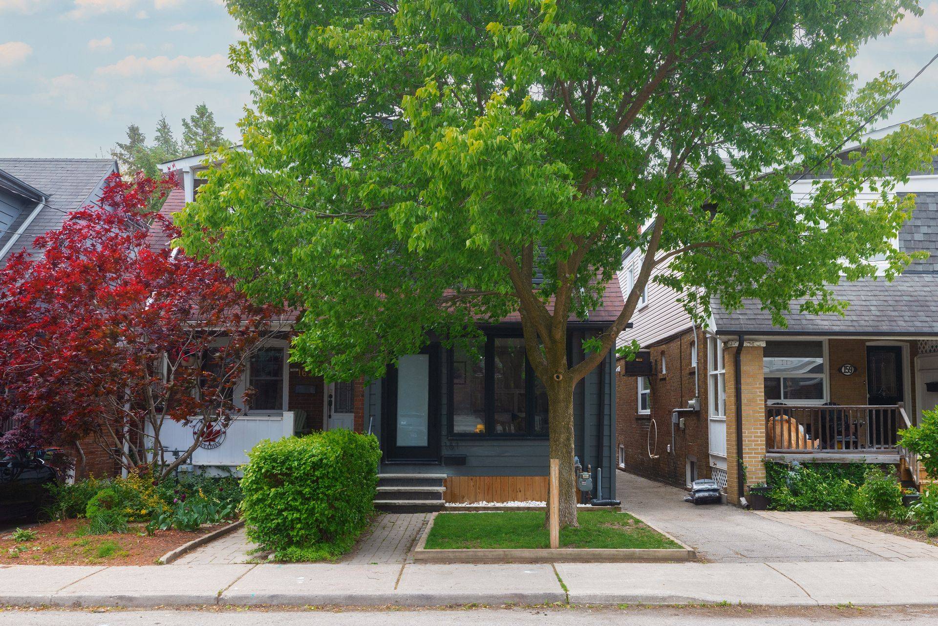 Toronto E03, ON M4J 1Y5,161 Queensdale AVE
