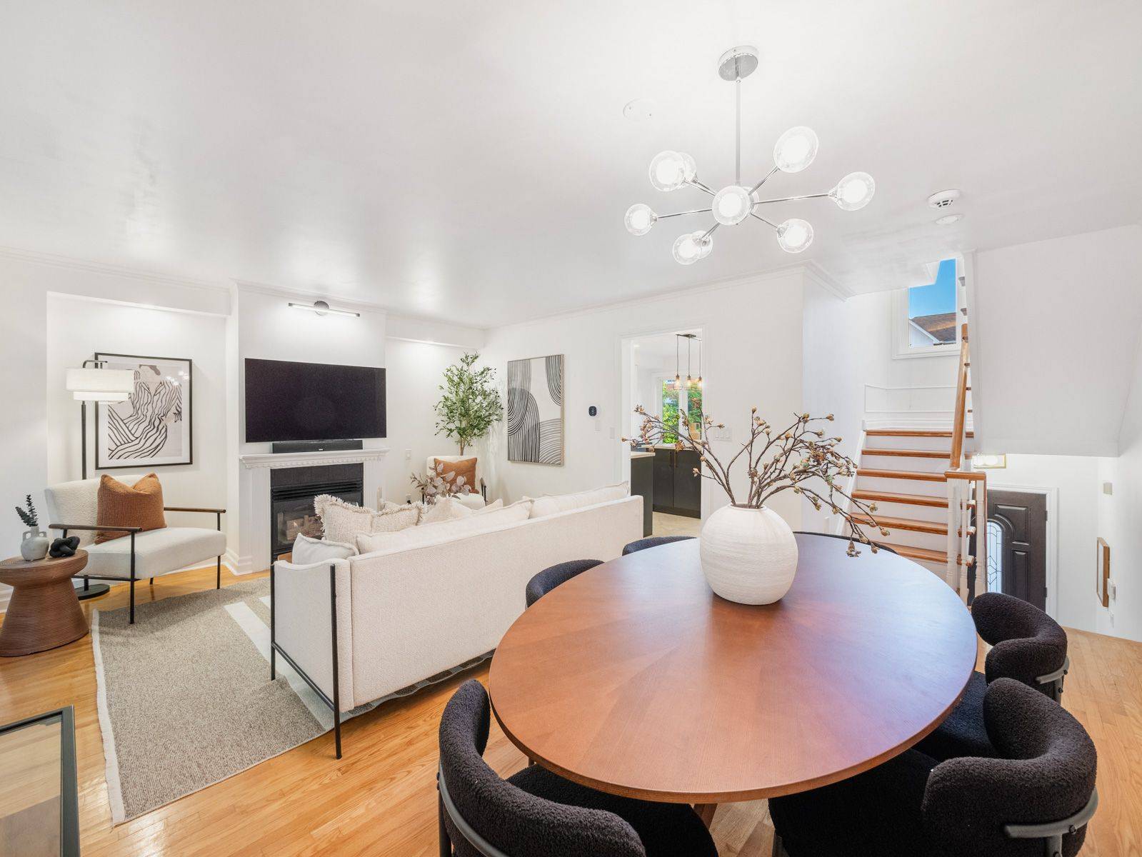 Toronto E02, ON M4L 3X3,16 Fitzgerald Mews