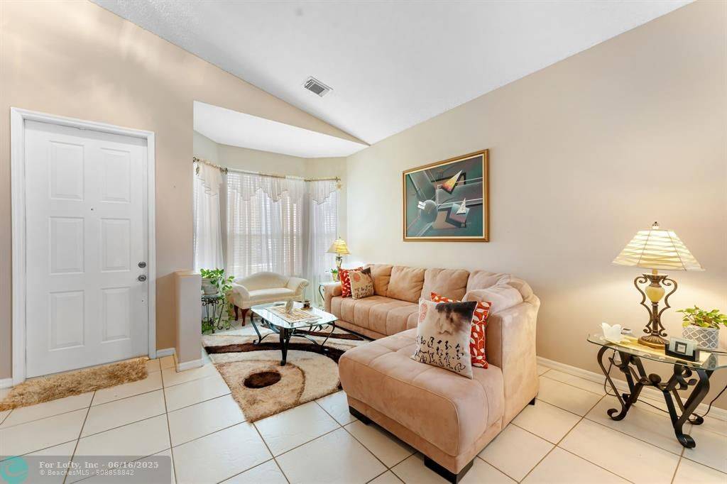 Pembroke Pines, FL 33024,7752 NW 18th St