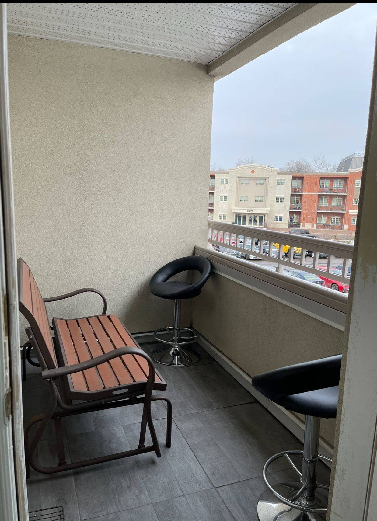 Vaughan, ON L6A 4H8,9441 Jane ST #216