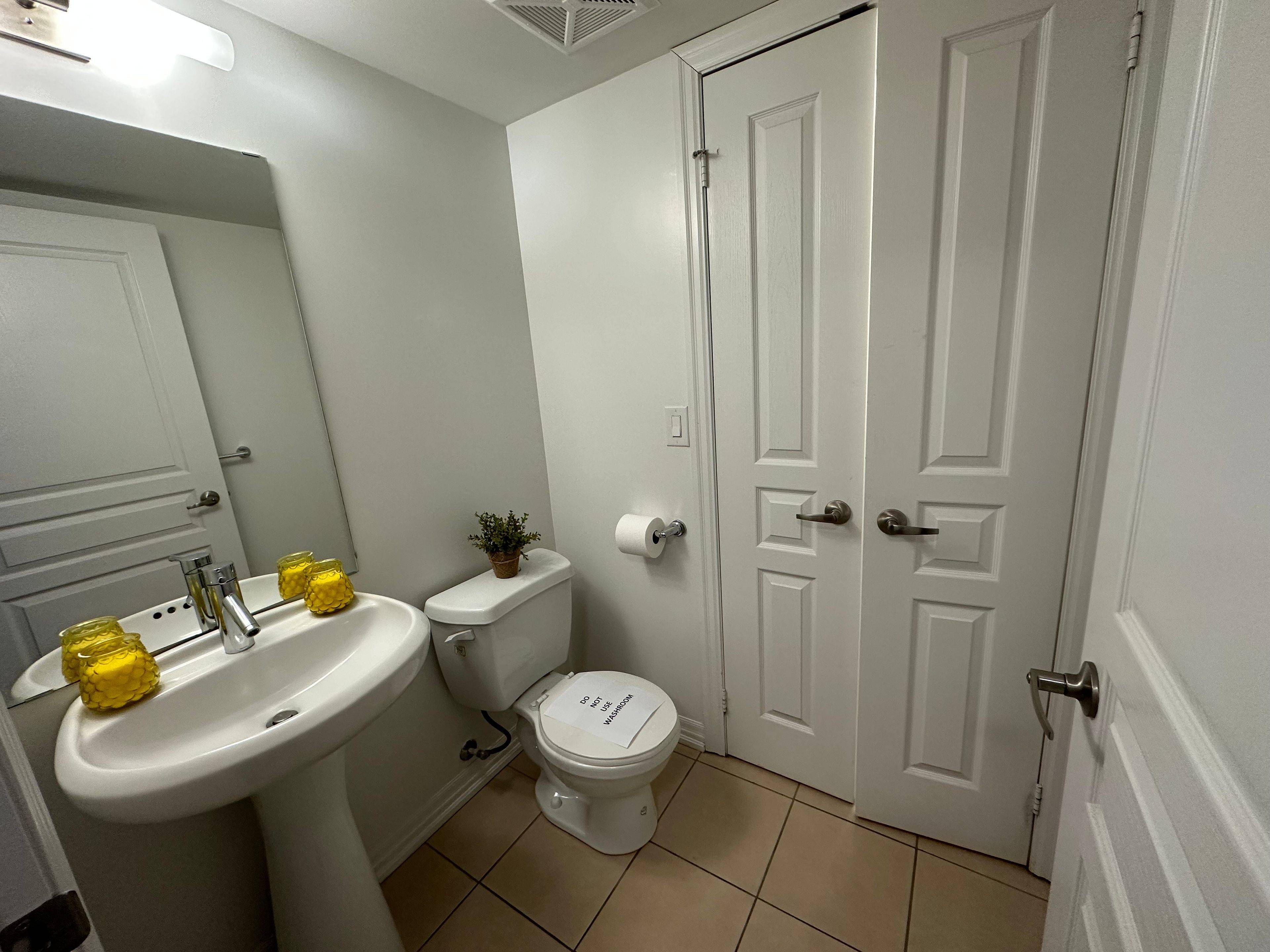 Burlington, ON L7L 0E4,1940 Ironstone DR #1603