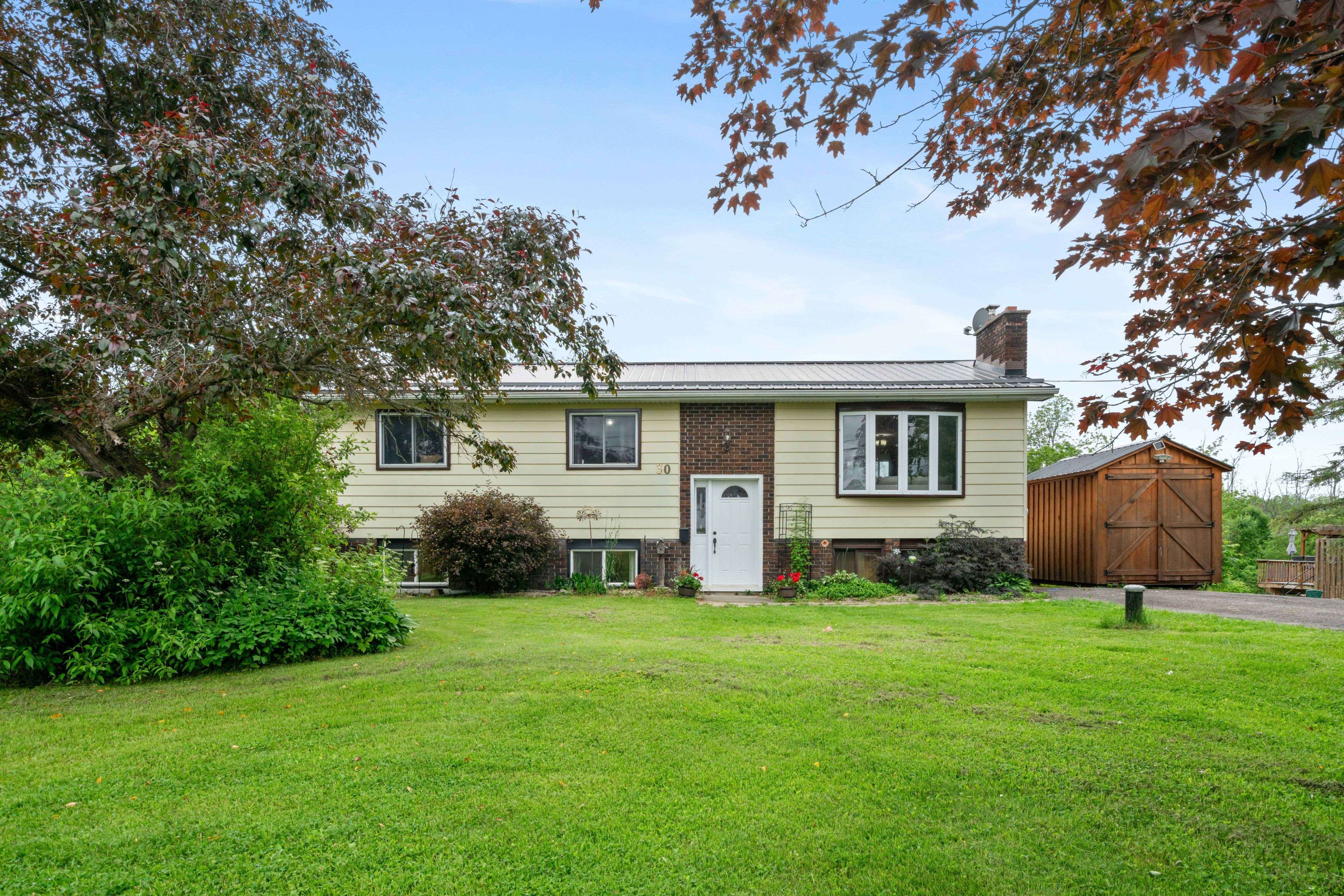 Elizabethtown-kitley, ON K0E 1M0,30 Perth ST