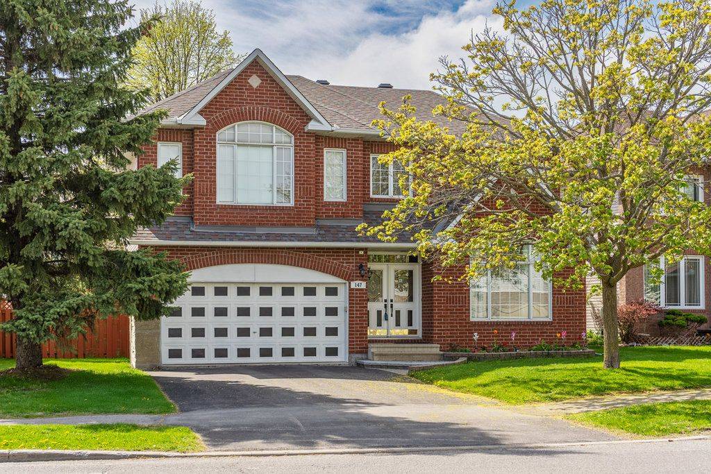 Kanata, ON K2M 2R6,147 Grassy Plains DR