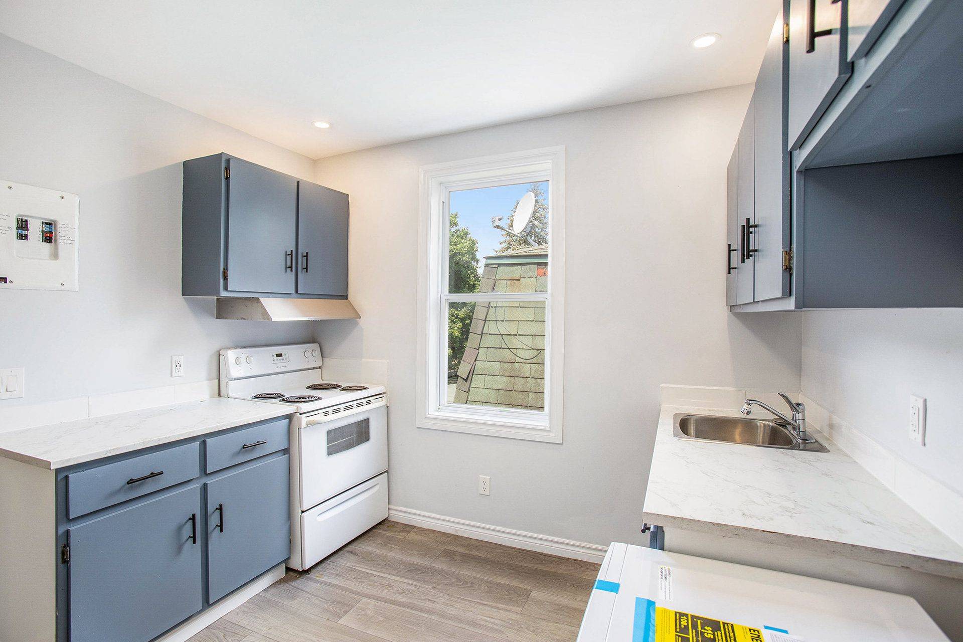 Vanier And Kingsview Park, ON K1L 7G8,256 Park ST #2