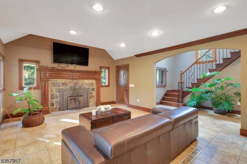 Montville Twp., NJ 07045,12 Virginia Road