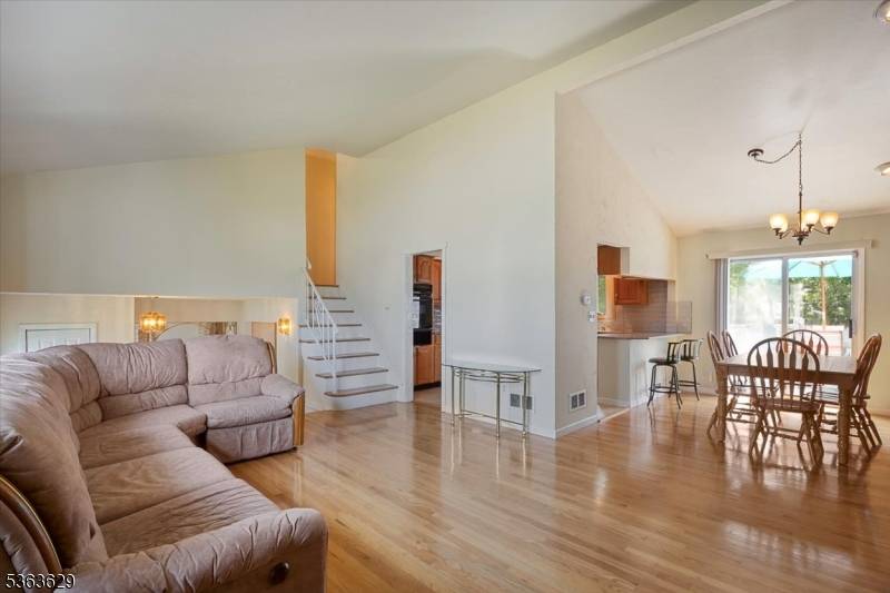 Totowa Boro, NJ 07512,16 Craig Ct