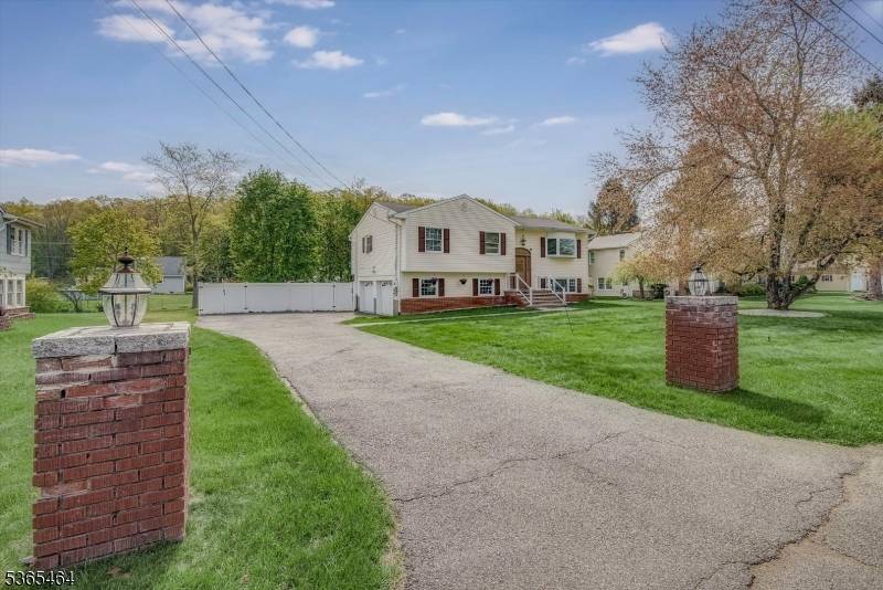 Andover Twp., NJ 07860,10 Longview Rd