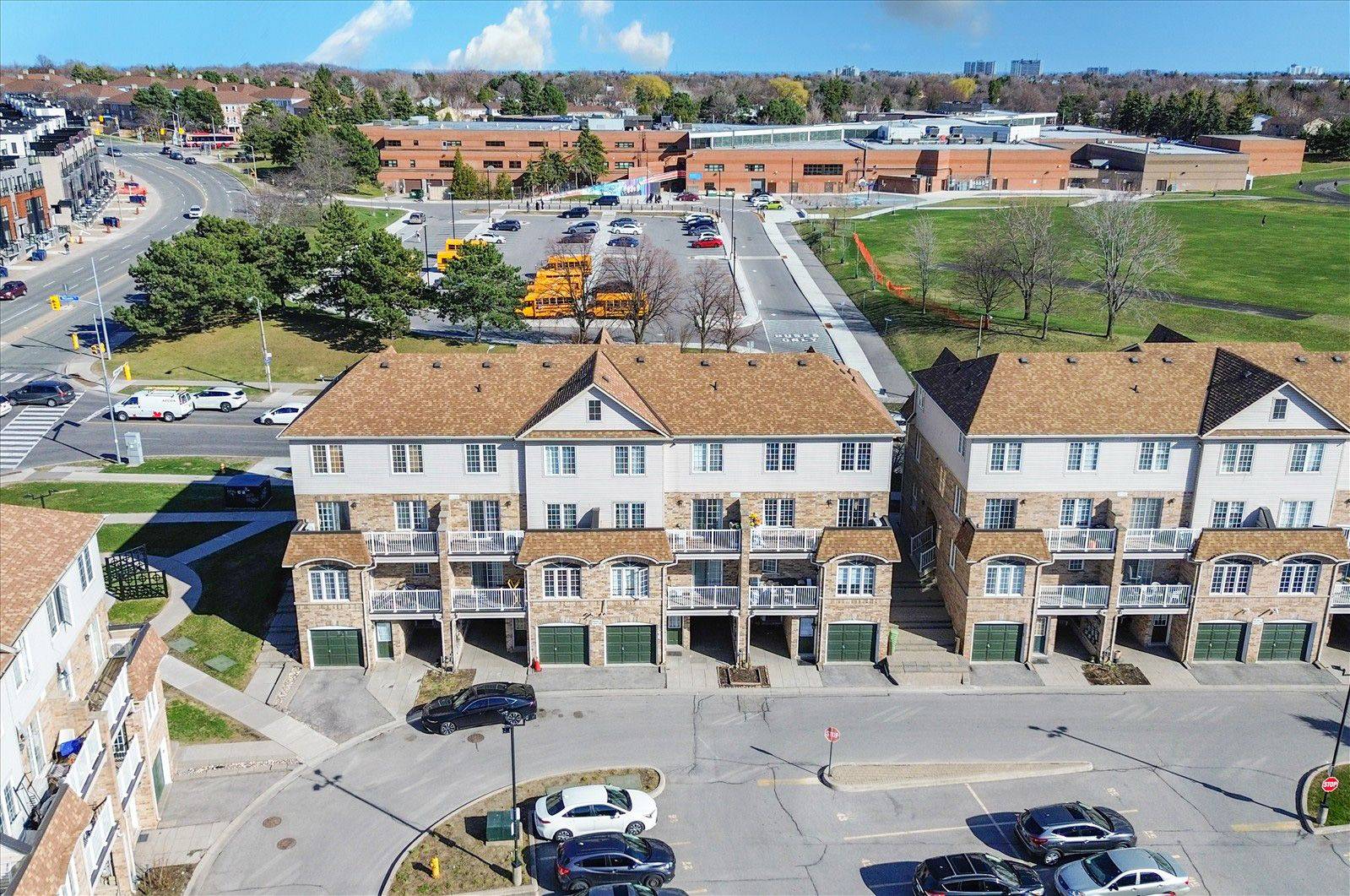 Toronto E11, ON M1B 6C8,200 Mclevin AVE #112