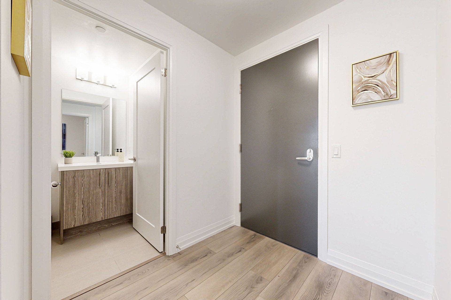 Toronto E02, ON M4C 0B3,286 Main ST #2606