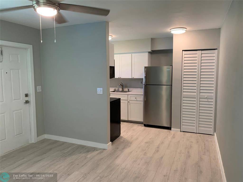 Oakland Park, FL 33334,4385 NE 13th Ave  #N