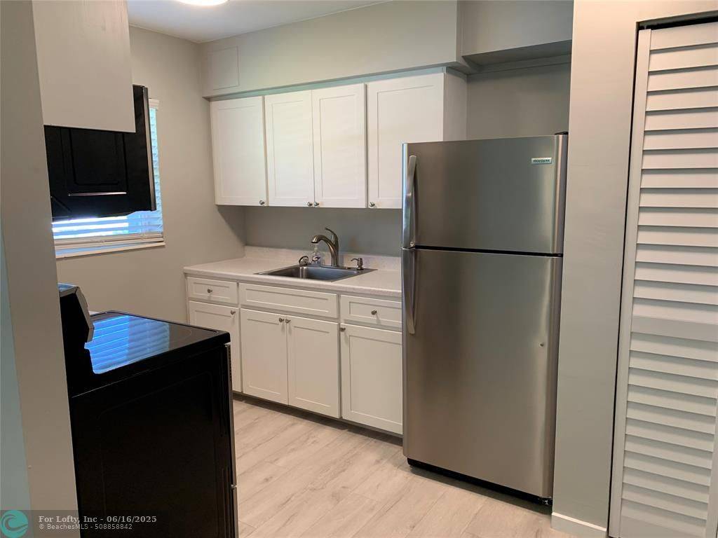 Oakland Park, FL 33334,4385 NE 13th Ave  #N