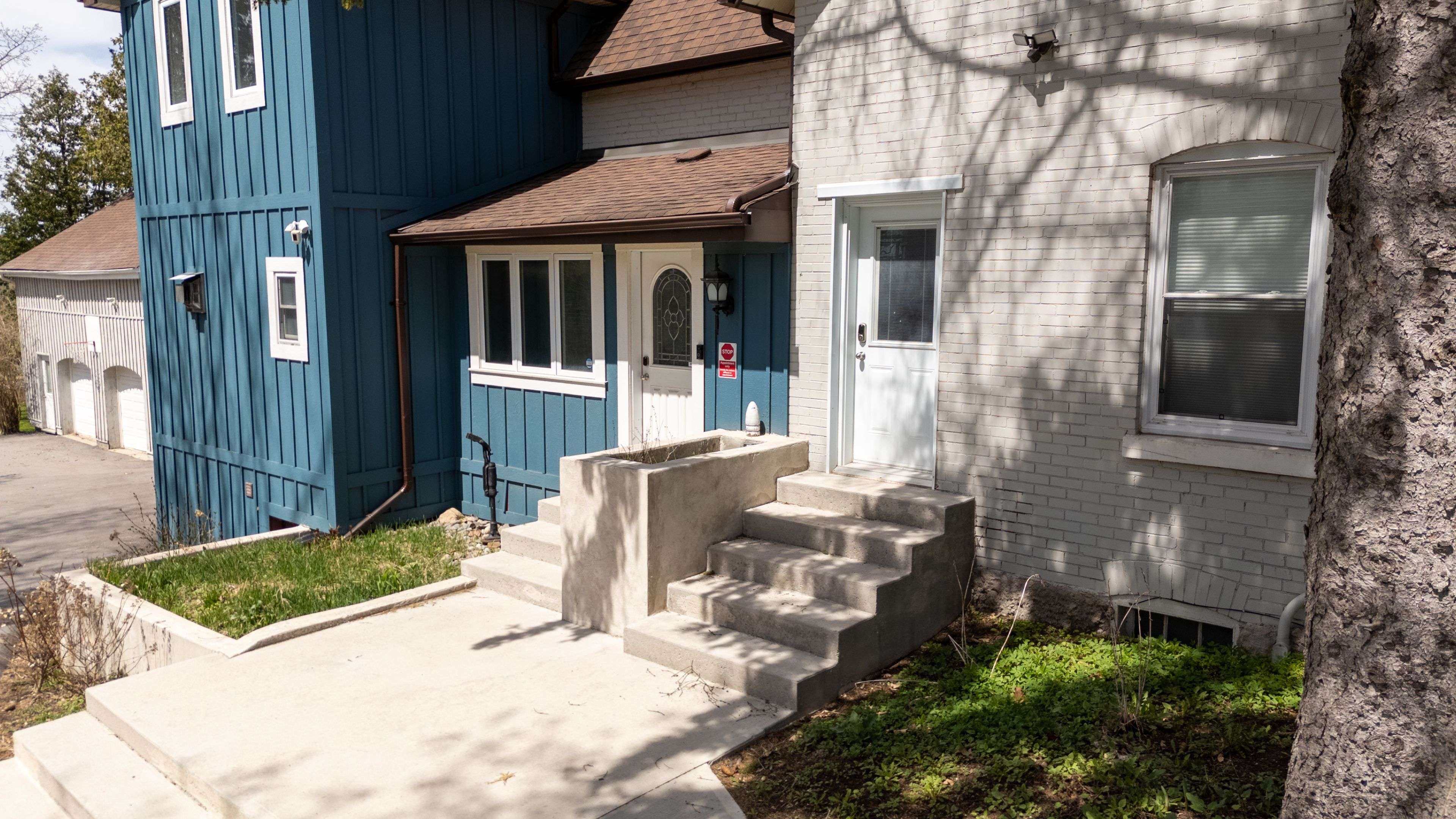 King, ON L7B 1H8,12958 Keele ST