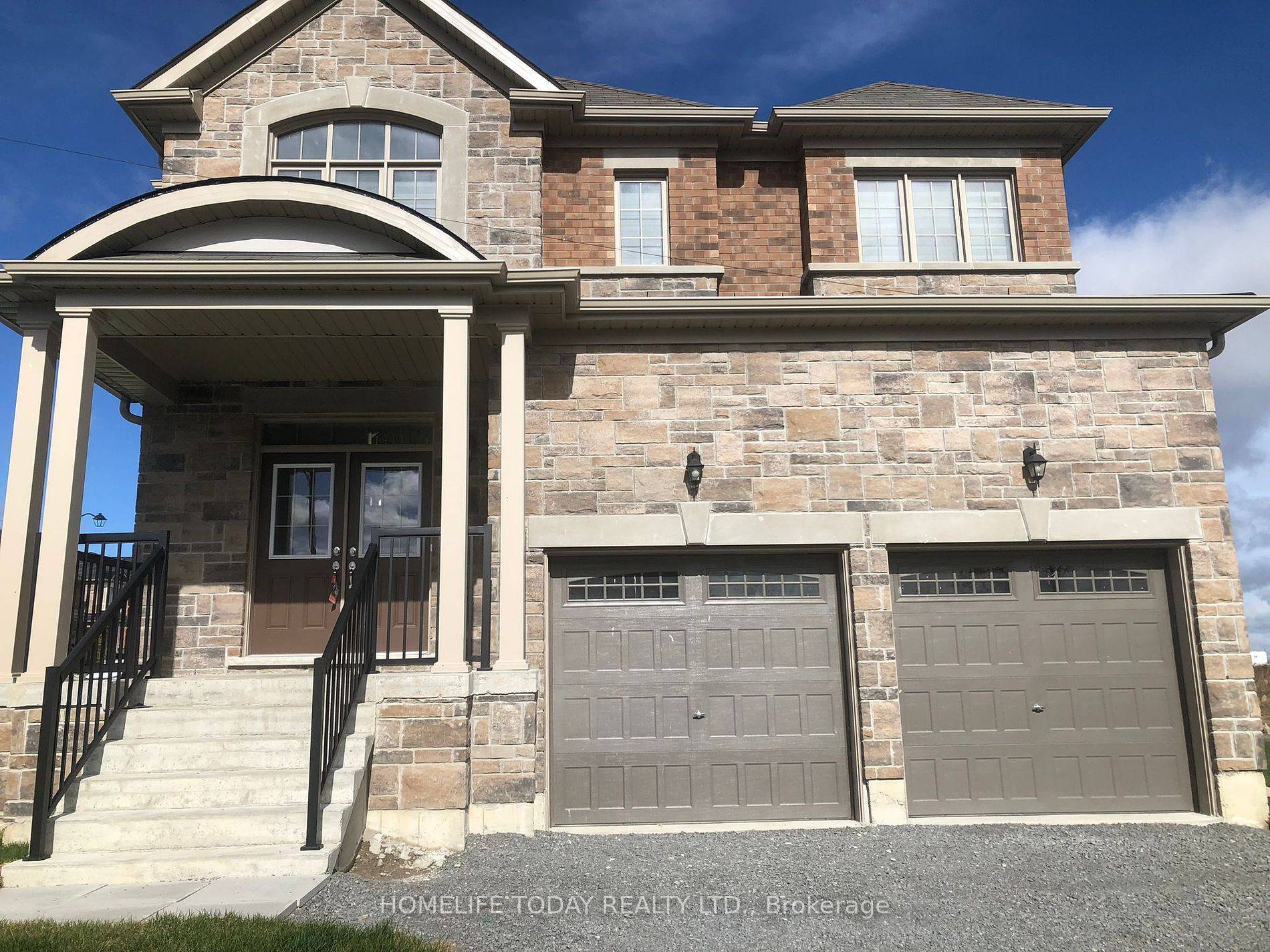 East Gwillimbury, ON L0G 1M0,2 Pem Sud CRES #Main
