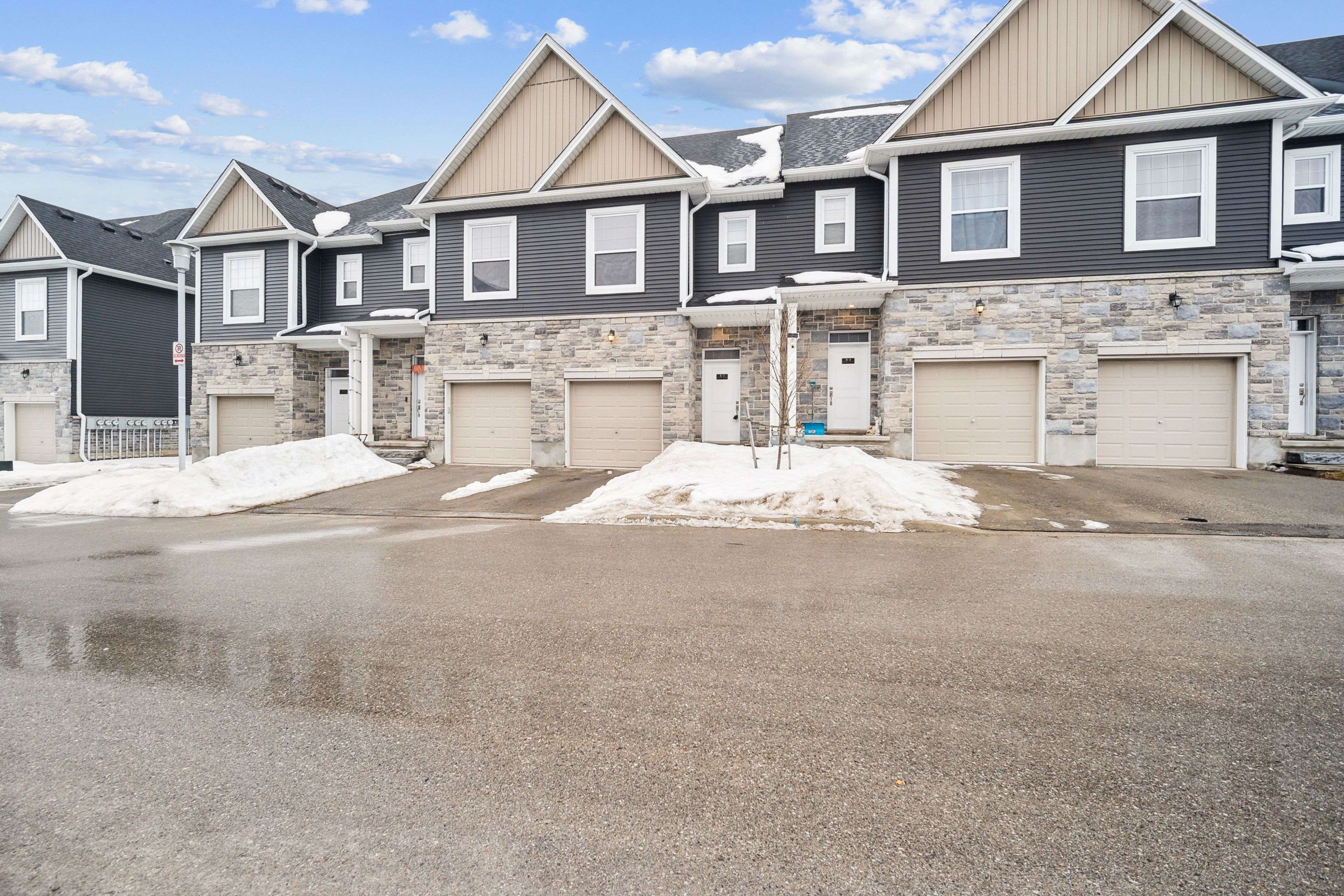 Woodstock, ON N4V 0C8,439 Athlone AVE E #B3