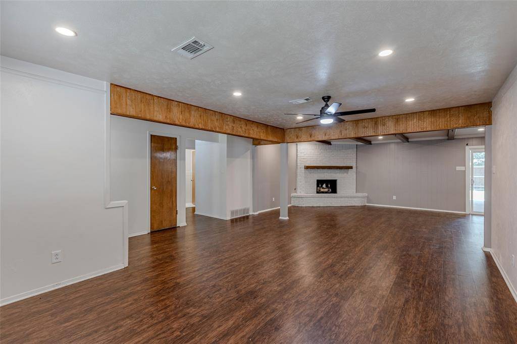 Fort Worth, TX 76103,5016 Emerald Lake Drive