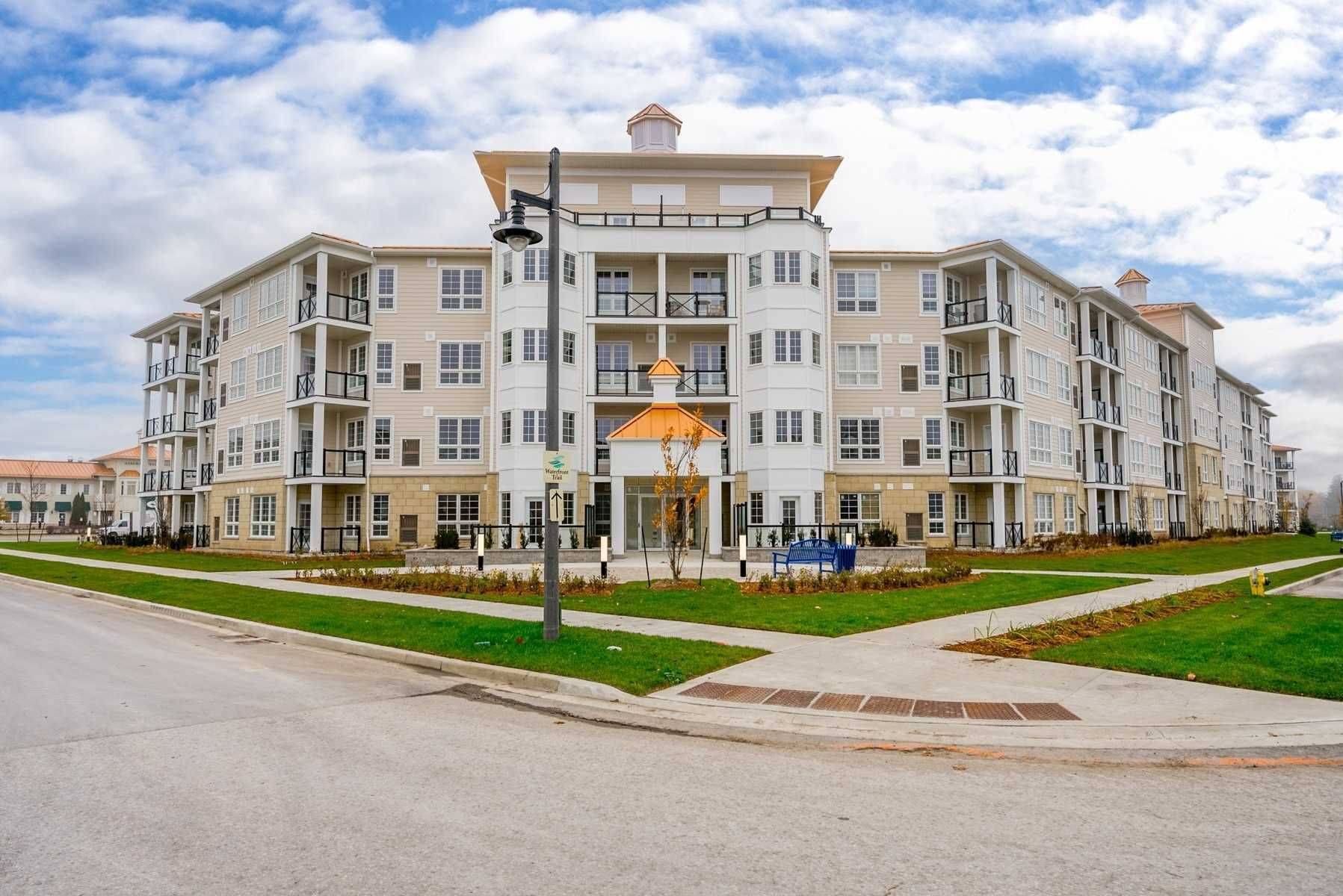Clarington, ON L1B 0A1,50 Lakebreeze DR #403