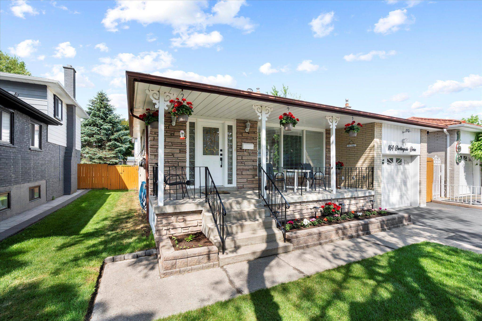 Toronto E10, ON M1E 3P6,164 Darlingside DR