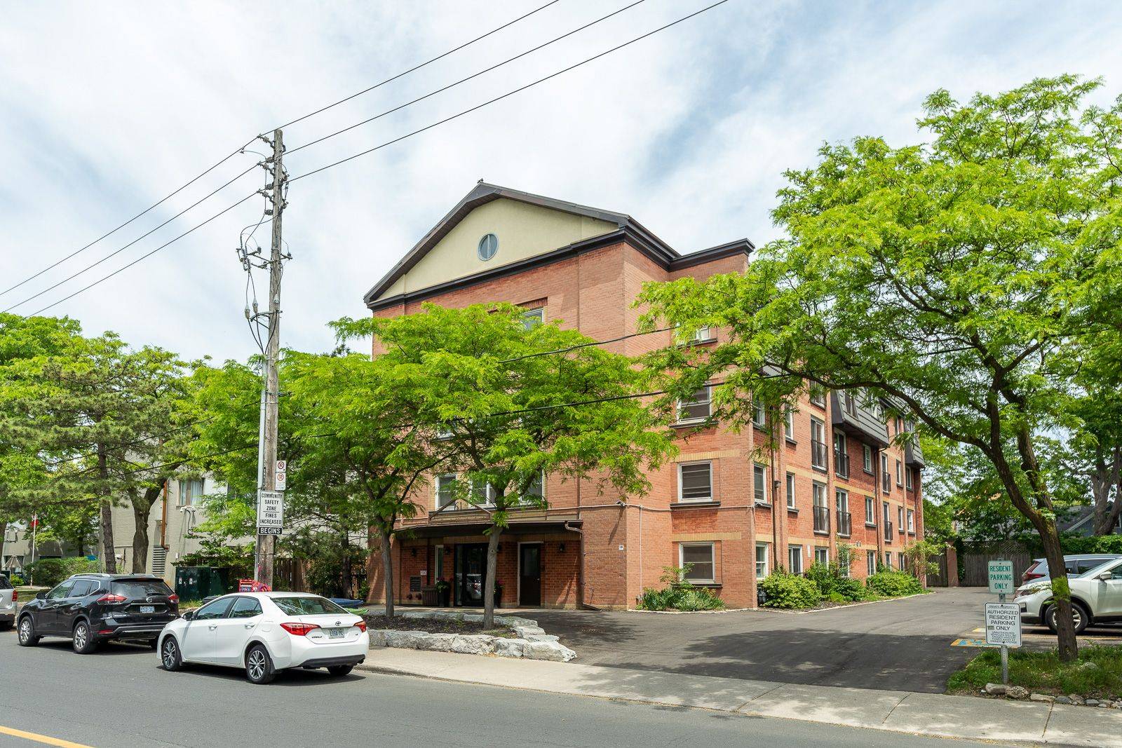 Toronto E02, ON M4E 2V6,61 Main ST #106