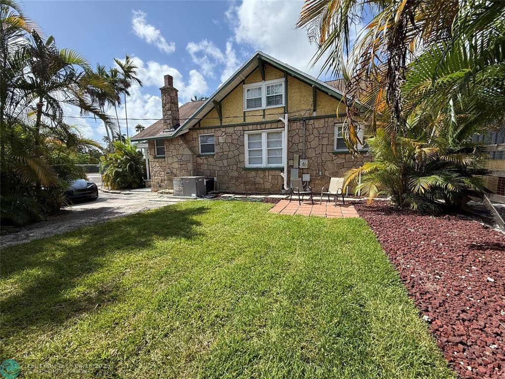 Davie, FL 33314,5025 SW 64TH AV