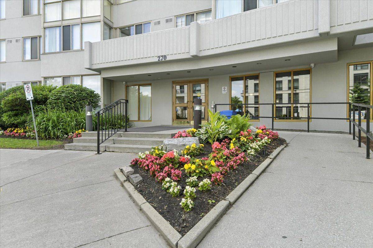 Newmarket, ON L3Y 8K2,270 Davis DR #102