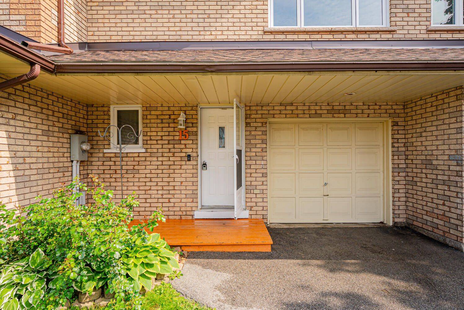New Tecumseth, ON L9R 1C5,15 RIVERLEY LN