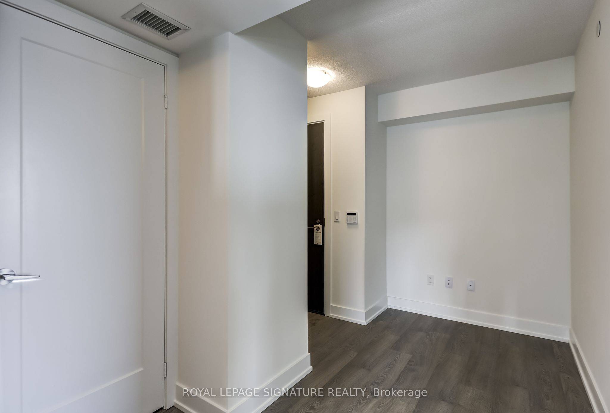 Toronto W08, ON M9A 0C9,9 Mabelle AVE #2823