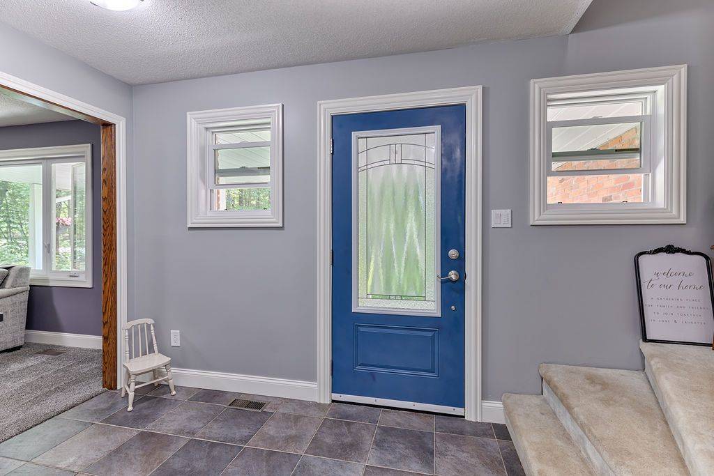 Petawawa, ON K8H 3E2,23 Country LN