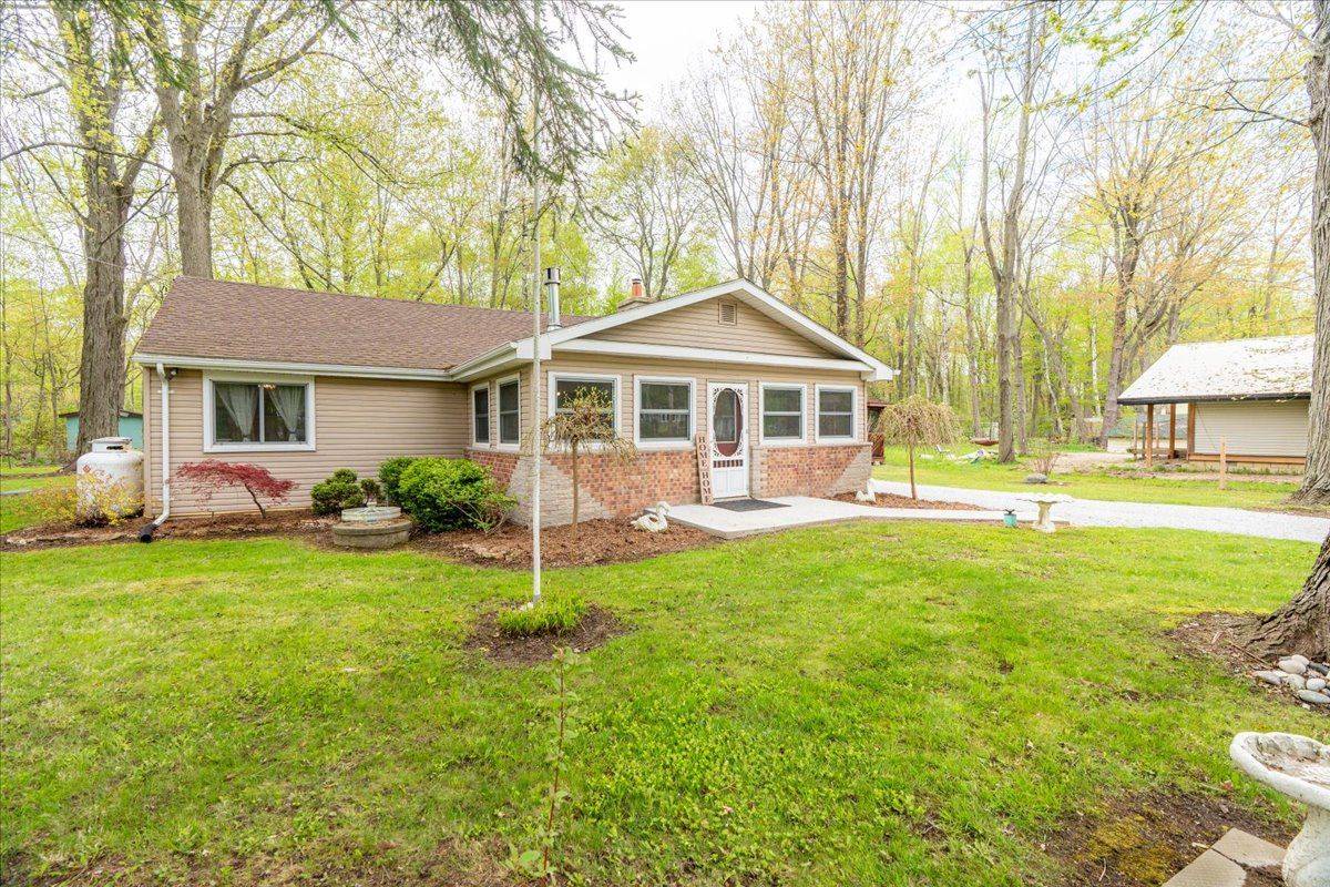 Lambton Shores, ON N0N 1J1,6085 DANBEA LN