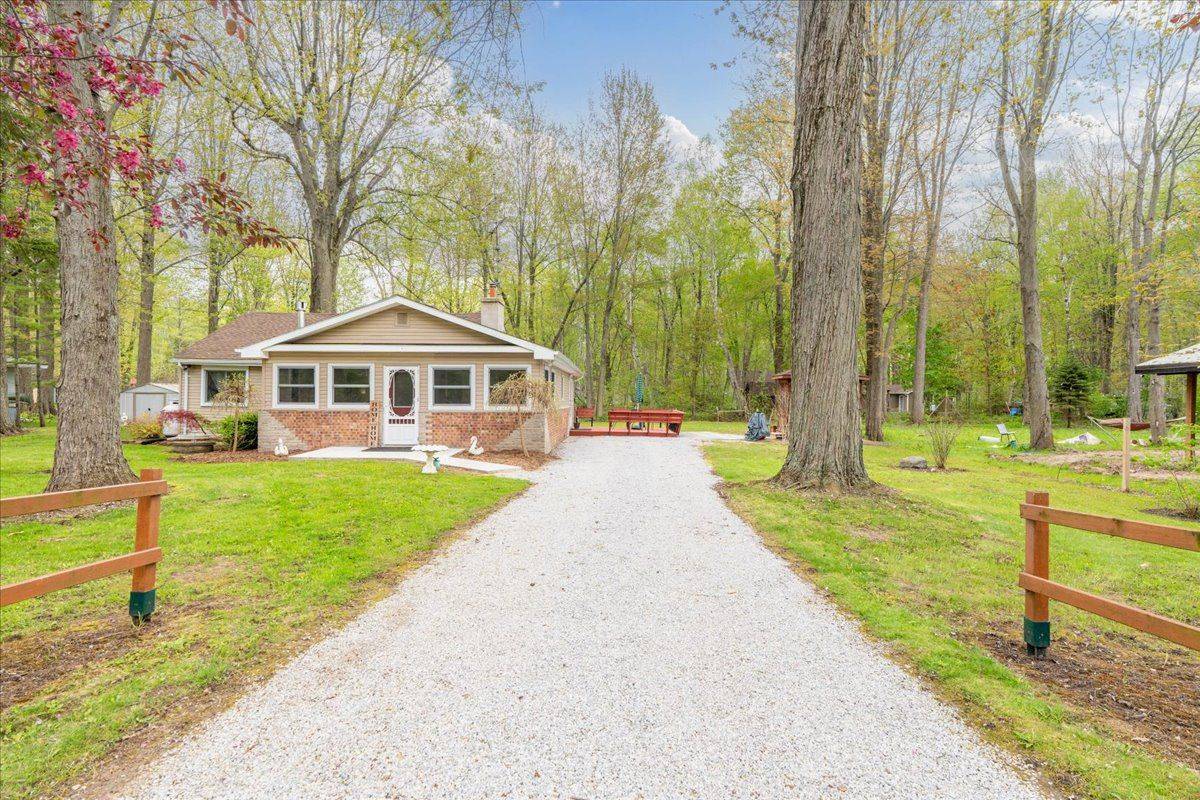 Lambton Shores, ON N0N 1J1,6085 DANBEA LN