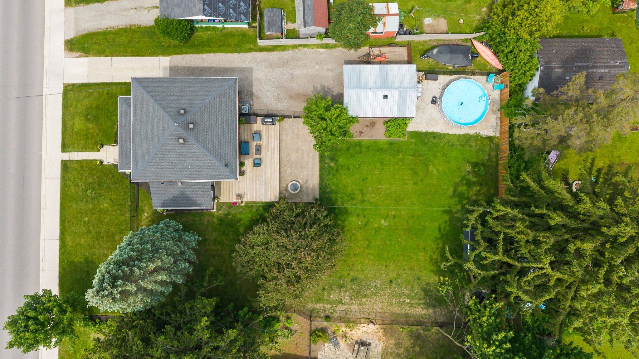 Minto, ON N0G 1Z0,209 ELORA ST S