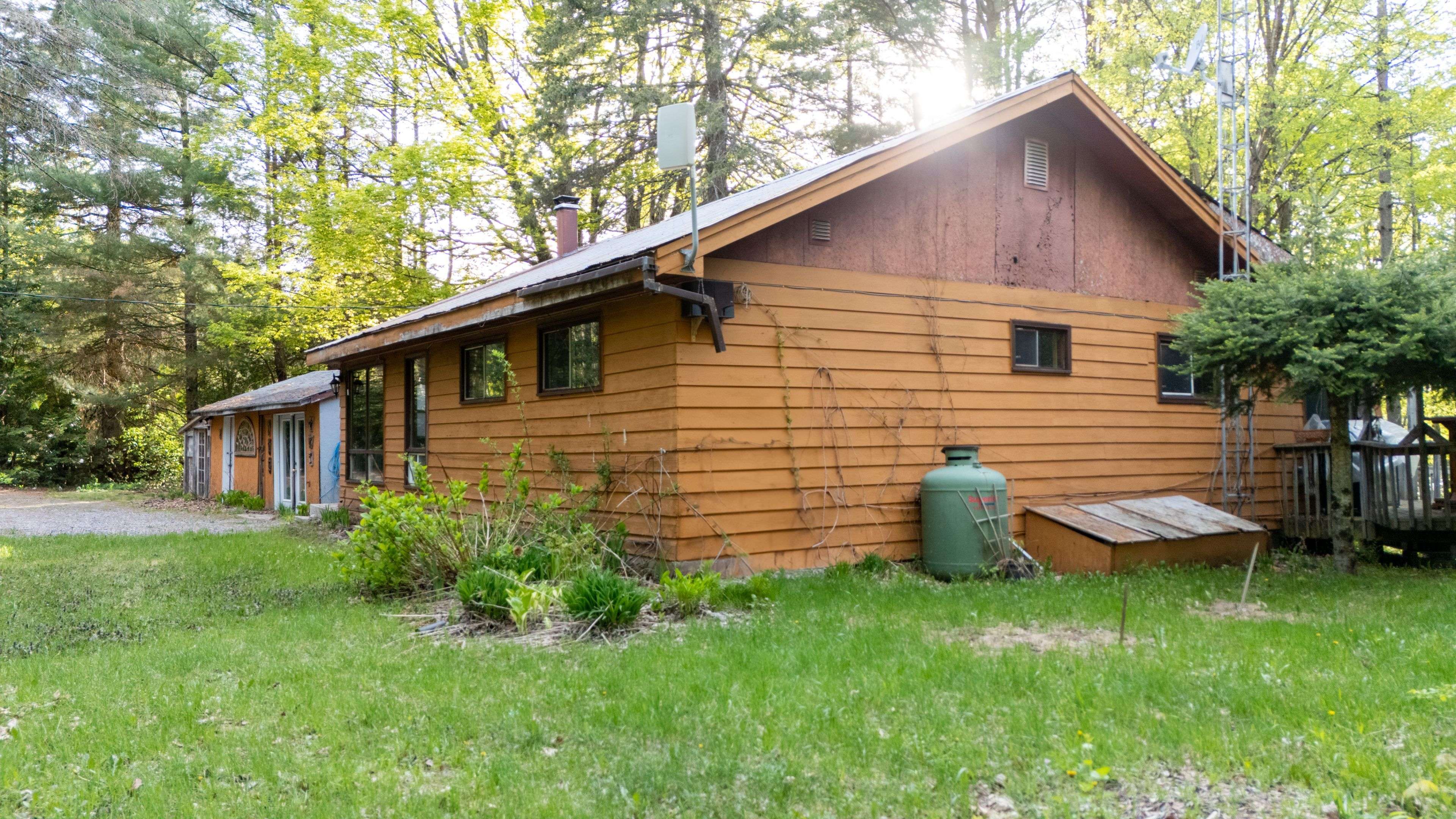 Seguin, ON P2A 2W9,82 Bradley RD