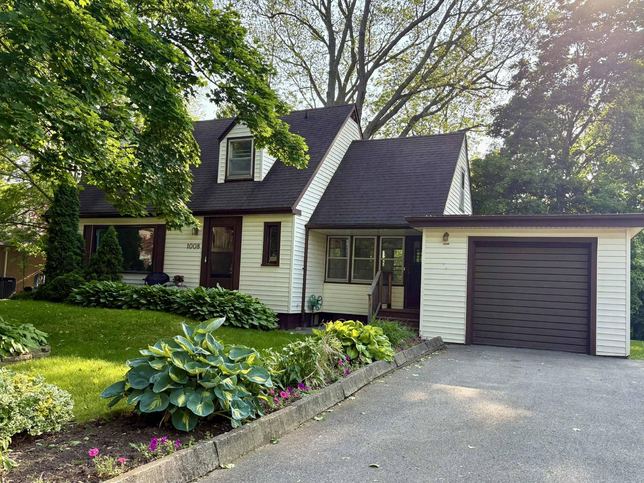 Pelham, ON L0S 1E4,1008 Haist ST