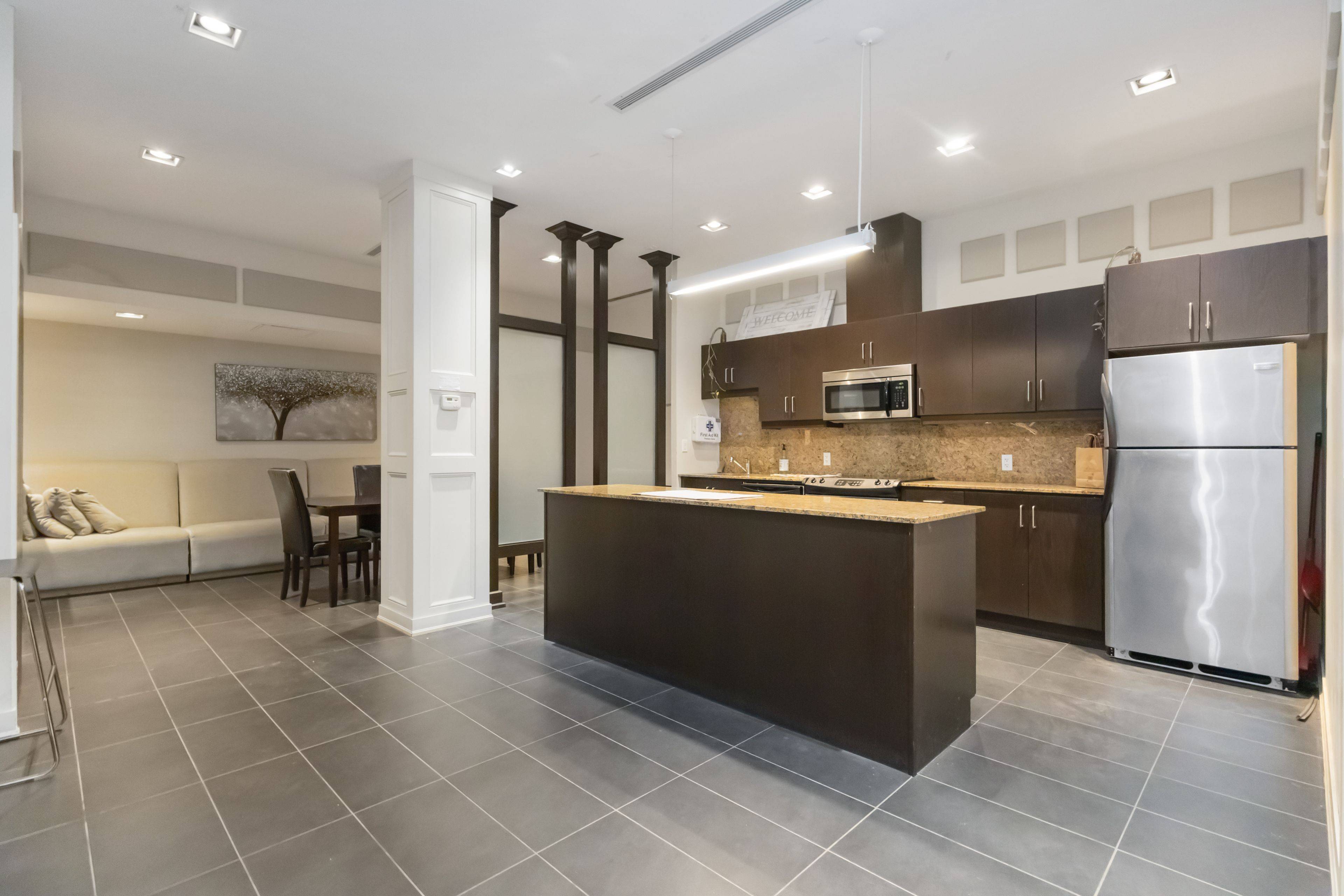 Toronto E01, ON M4M 2S3,201 Carlaw AVE #255