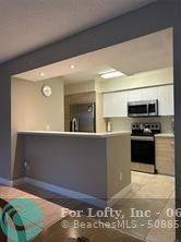 Hollywood, FL 33021,550 S Park Rd  #12-8