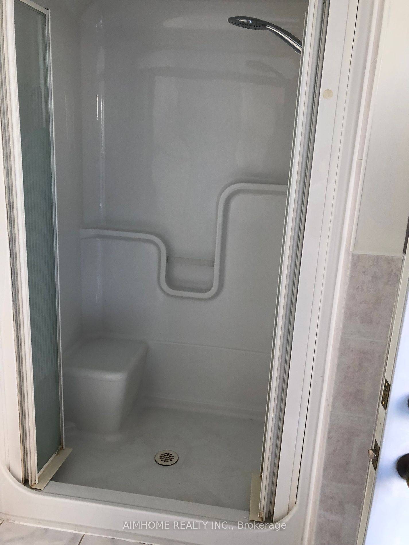 Mississauga, ON L4Y 2Y2,3423 Cedar Creek (lower) DR