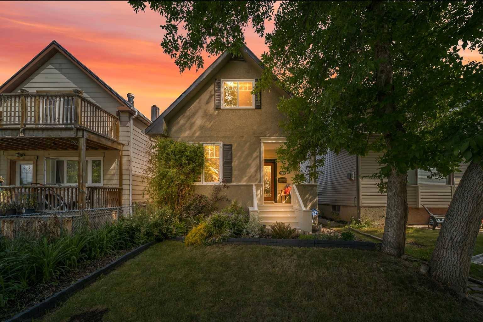 Calgary, AB T2M 0N1,412 17 AVE NW