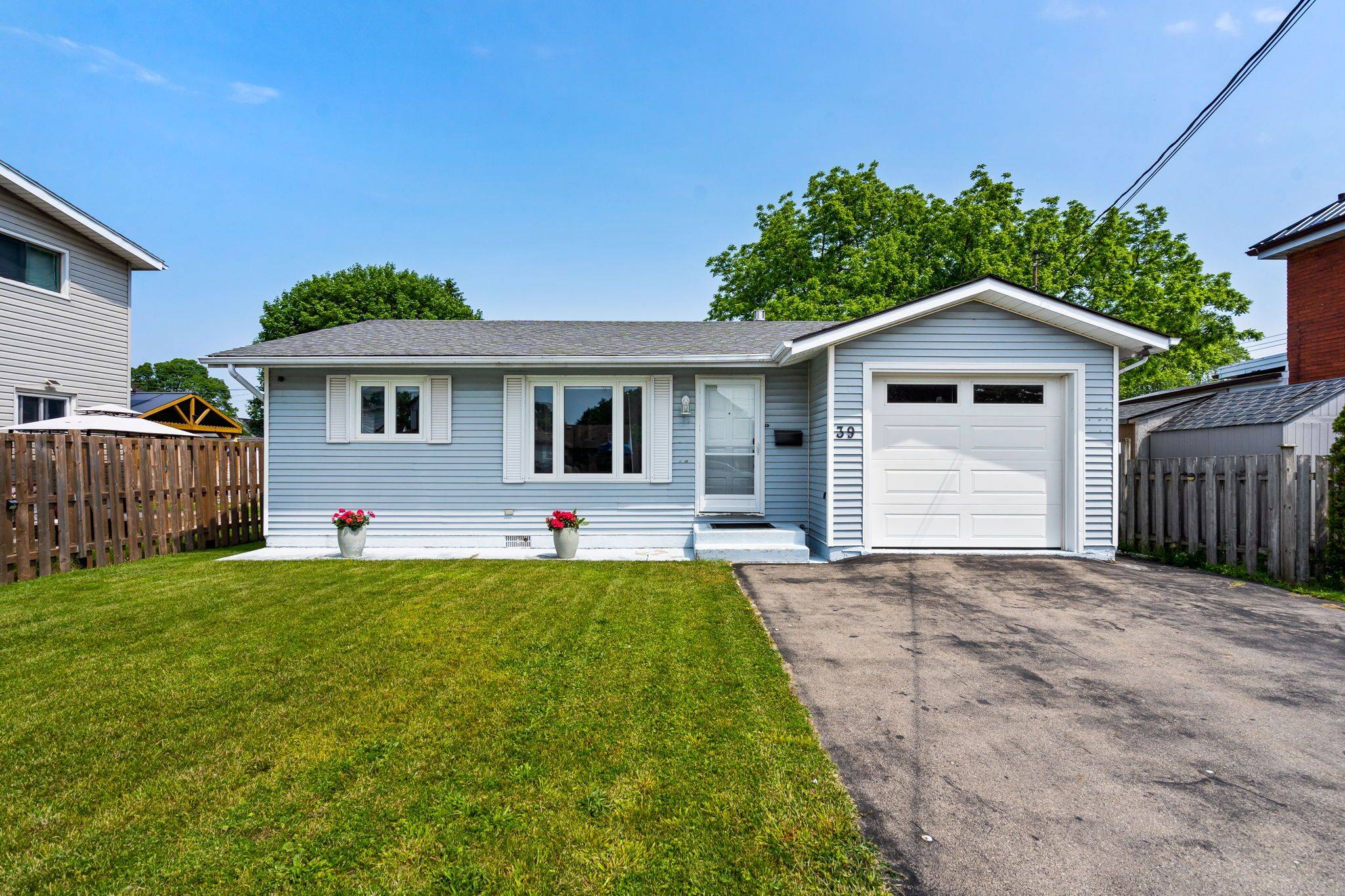 Port Colborne, ON L3K 3N6,39 Pine ST