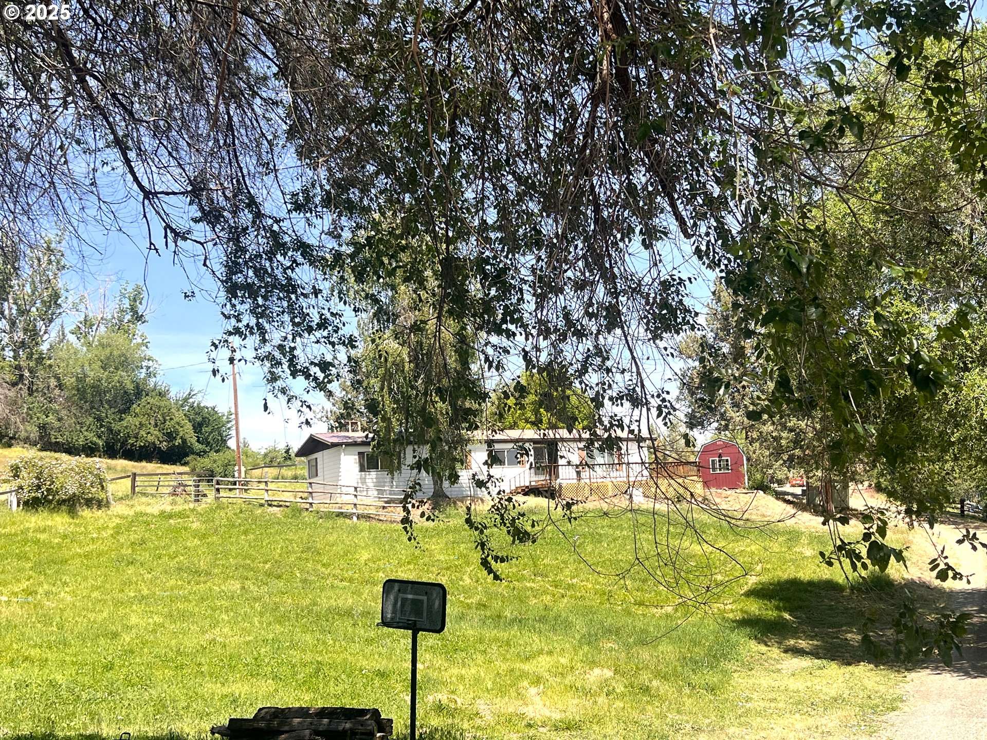 Dayville, OR 97825,220 SCHOOL HOUSE DR