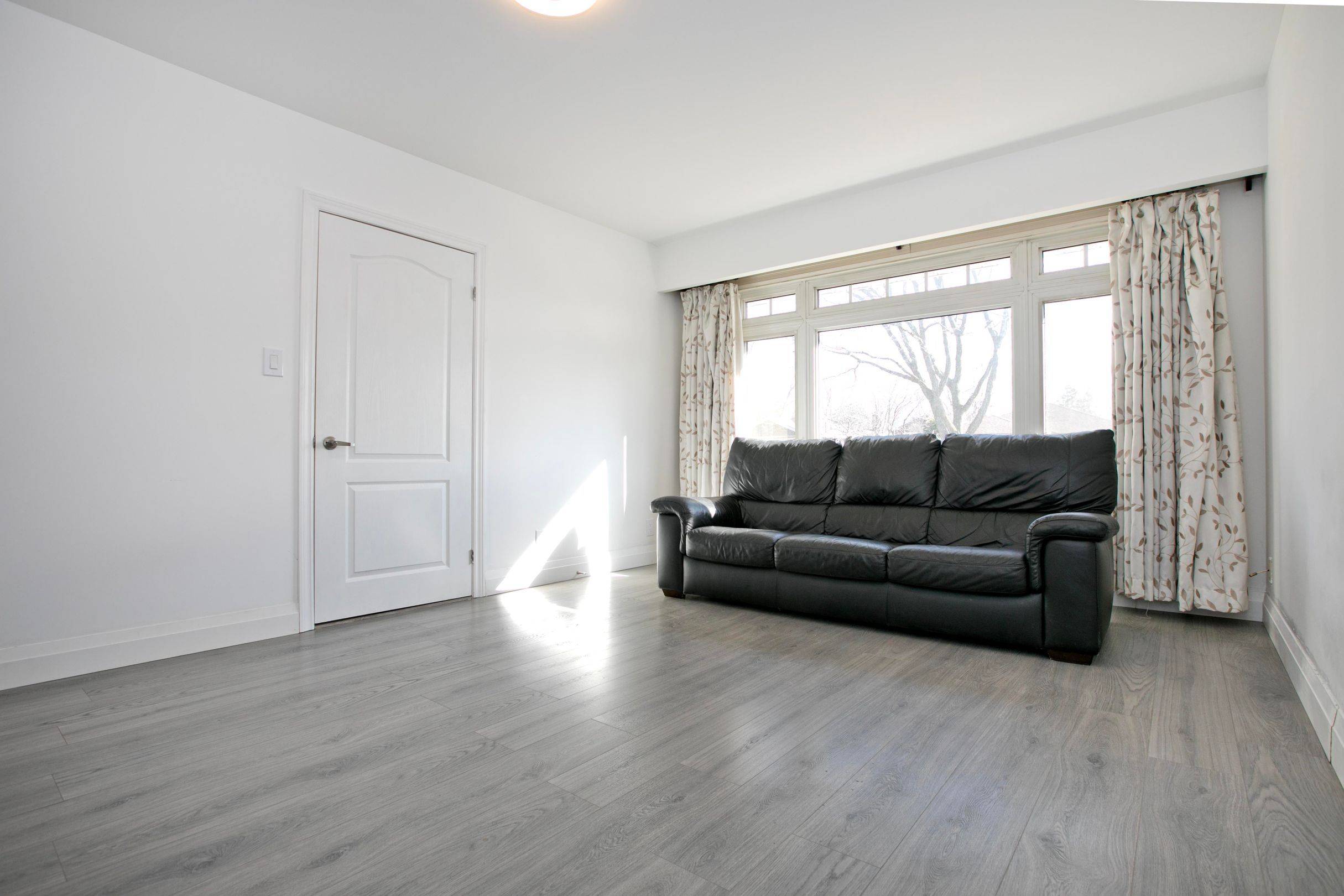 Oshawa, ON L1G 6K6,152 Eastmount ST W