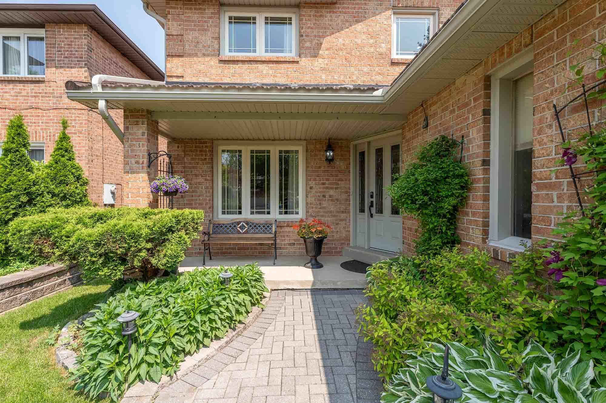 Richmond Hill, ON L4C 7S9,38 Mccallum DR