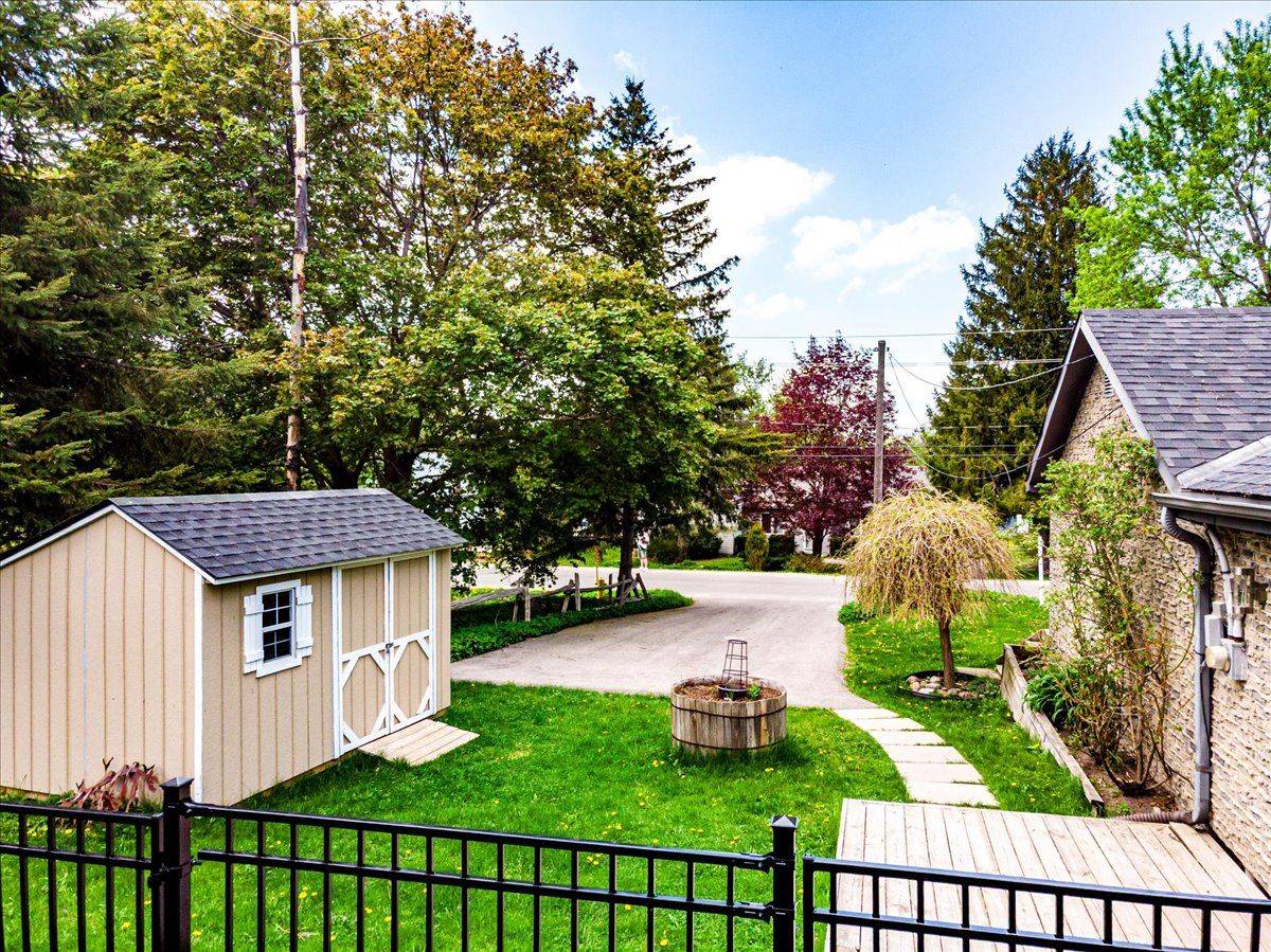 Barrie, ON L4N 3X9,211 Foster DR
