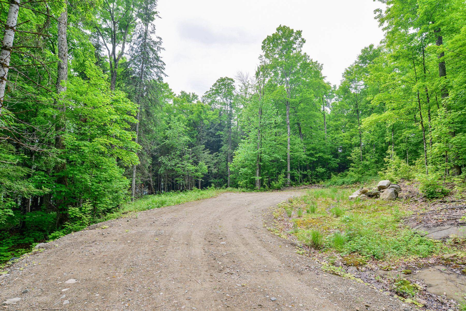 Lake Of Bays, ON P0B 1M0,1180 HENEY LAKE RD